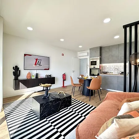 Shine By Homing Apartamento