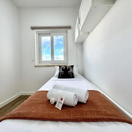 Shine By Homing Apartamento *