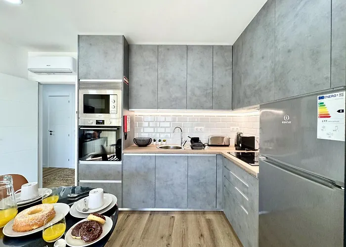 アパート Shine By Homing アルブフェイラ